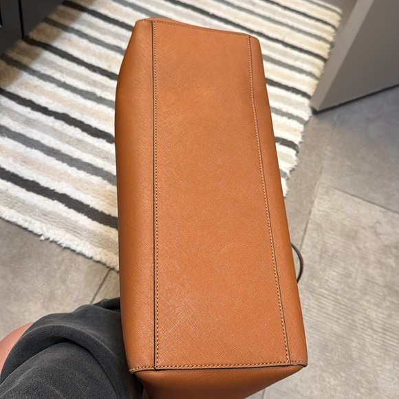 large tory burch work tote with zipped laptop sleeve - Picture 6 of 6